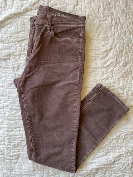 GAP Pants - GAP Corduroy Straight-Leg Pants in Mauve, size 29